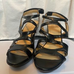 Naturalizer “Dianna” heels size 8